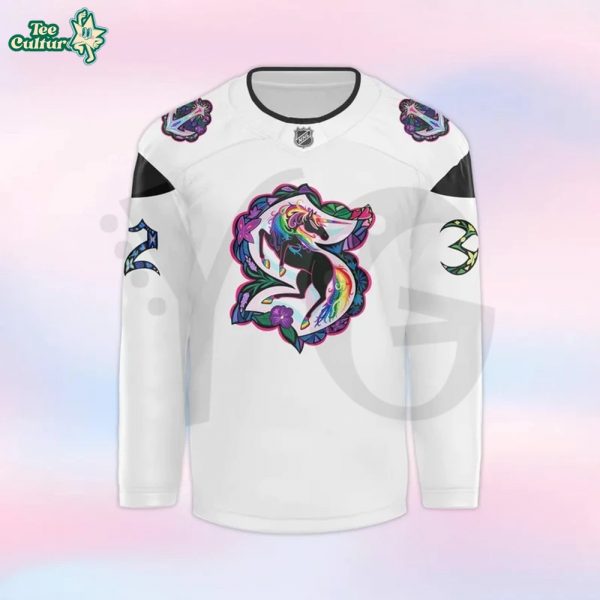 Seattle-Kraken-Limited-Edition-Pride-Jersey-For-Fans-2.jpg