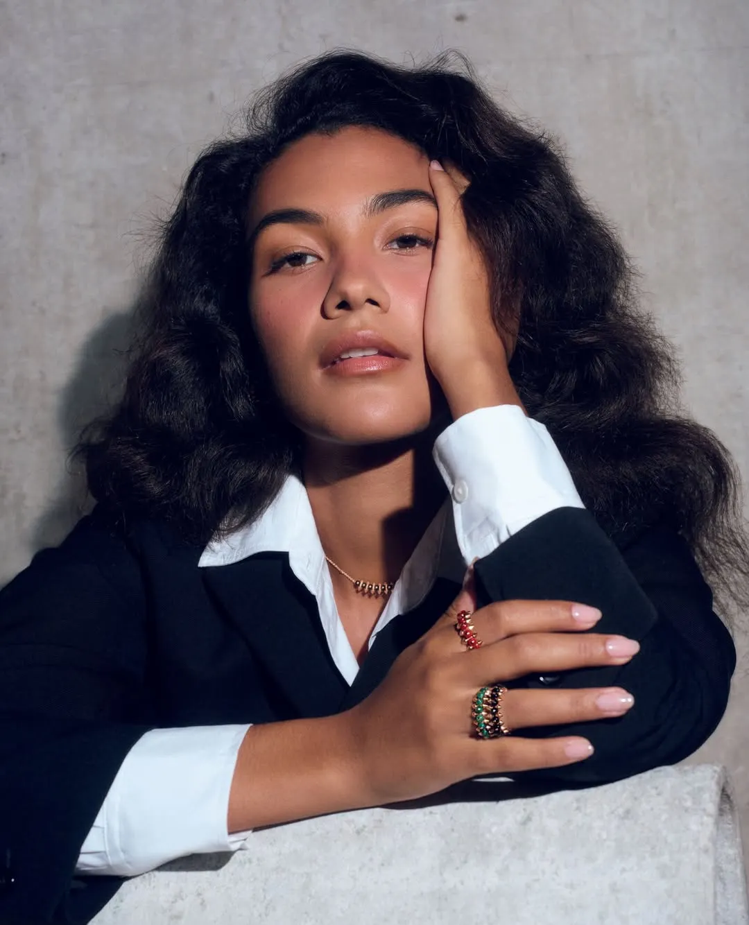 olivia-dean-clash-de-cartier-14