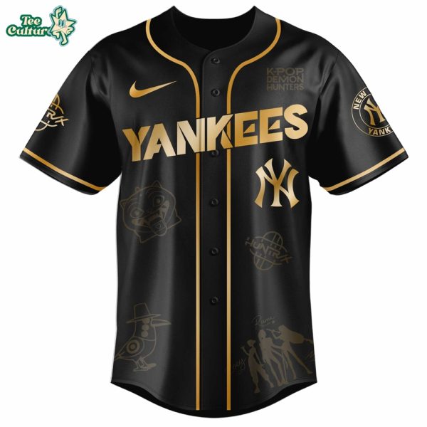 New-York-Yankees-Golden-Kpop-Demon-Hunter-Limited-Edition-Baseball-Jersey-Popular-Item-2.jpg